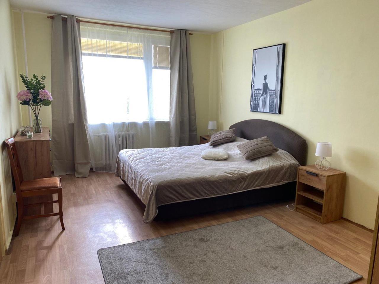Apartmany 2Kk U Fakultni Nemocnice Volne Parkovani Hradec Králové المظهر الخارجي الصورة